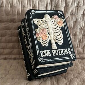 EUC Ashland Halloween Romantic Floral Gothic Stacked Skull Spell Books Decor